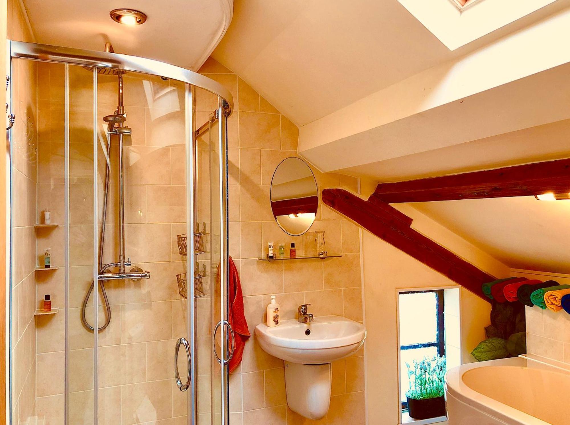Squirrel Barn Villa Milwich ภายนอก รูปภาพ