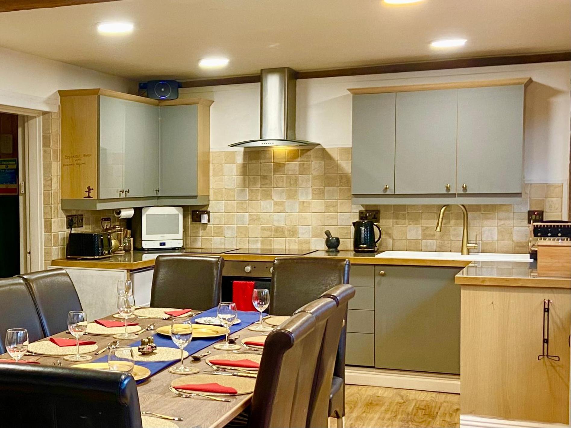 Squirrel Barn Villa Milwich ภายนอก รูปภาพ