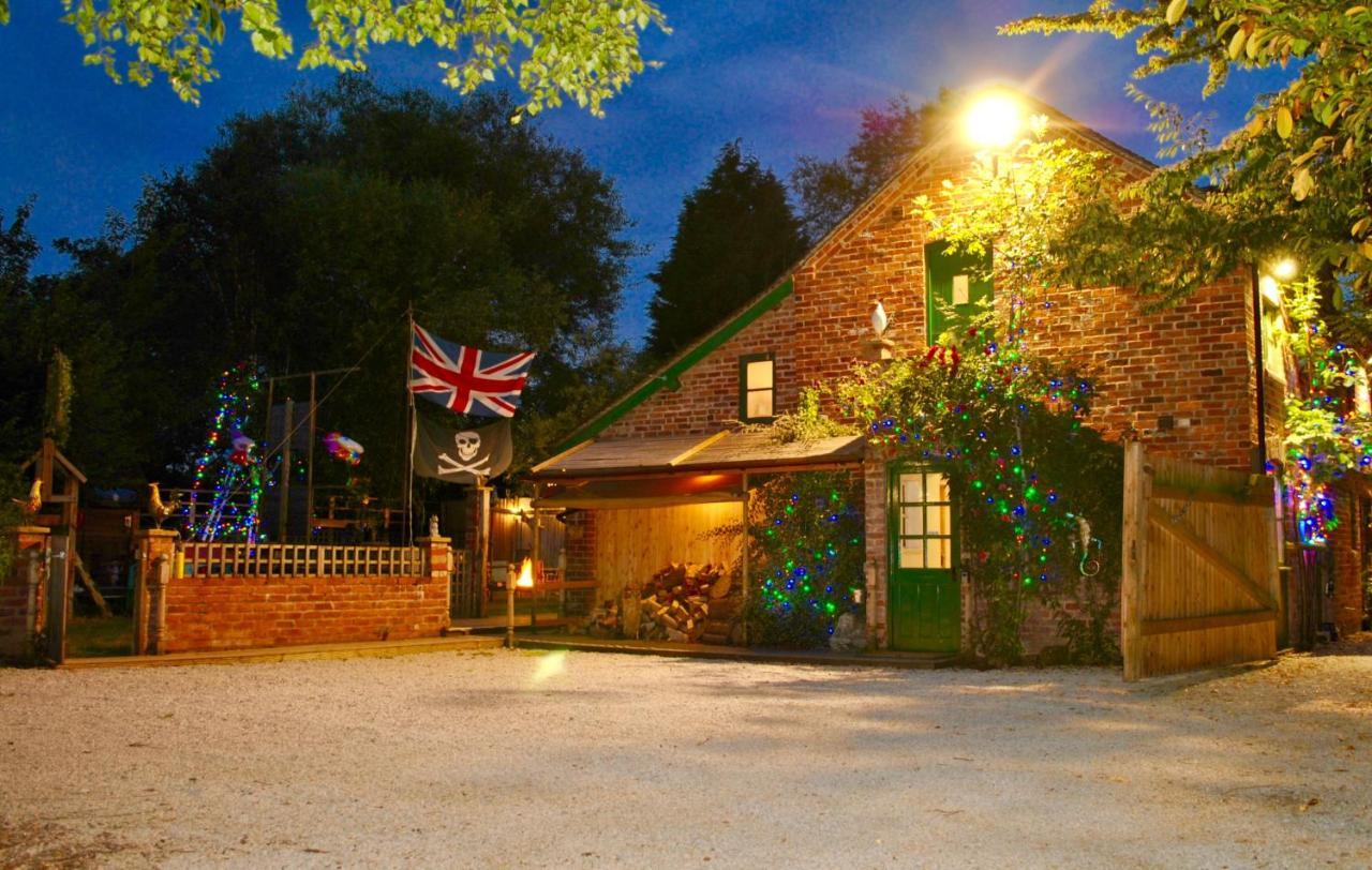 Squirrel Barn Villa Milwich ภายนอก รูปภาพ